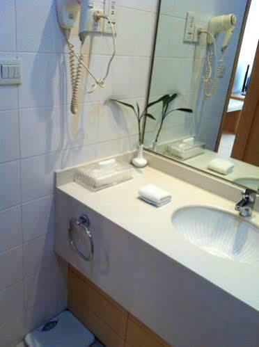 Hotel Xi Jiao 4*